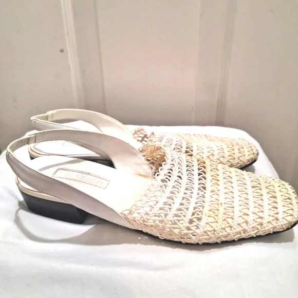 Karen Scott White Crocheted Slip Ons Small Heals Size 7.5" - Picture 3 of 5